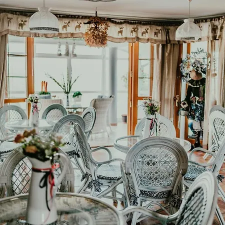 Karolowy Dwor Bed and Breakfast