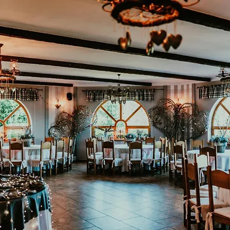 Karolowy Dwor Bed and Breakfast 3*