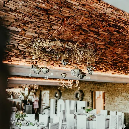 Karolowy Dwor Bed & Breakfast 3*