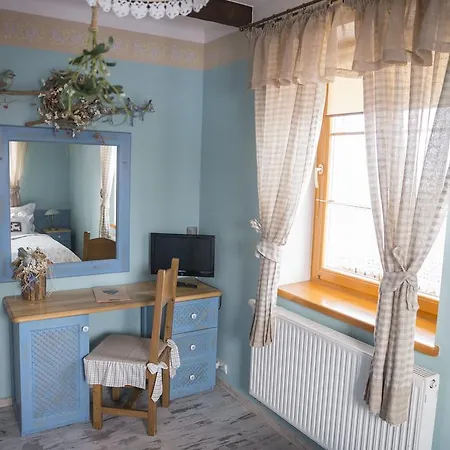 Karolowy Dwor 3*