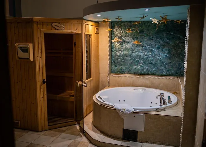 Nocleg ze śniadaniem Karolowy Dwór 3*