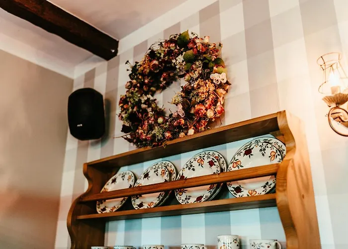 Karolowy Dwor - Mountain & Relax 住宿加早餐酒店 3*